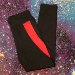 BLACK AND RED YOGA PANTS SIZE MEDIUM NEW